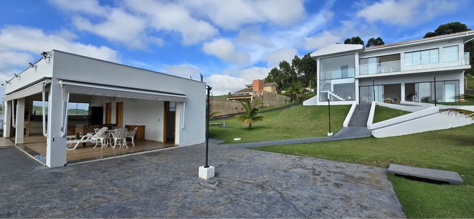 Chácara, 3 quartos, 4000 m² - Foto 1